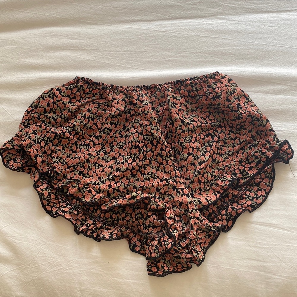 Brandy Melville John Galt Floral Shorts One Size